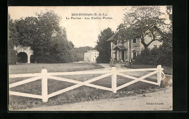 Carte Postale Ancienne Bourg-Saint-Christophe La Place Mairie École 1900
