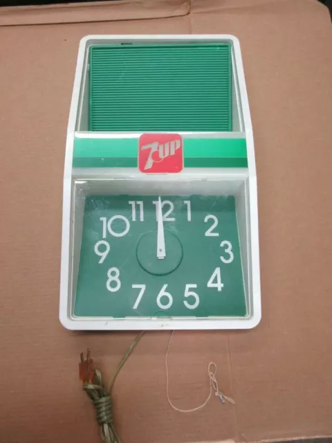 Vintage 7 Up Hanging Wall Menu Board Clock Sign Advertisement C9