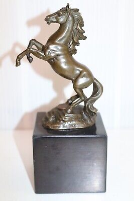 RAR Ältere Gelbguss Skulptur Reiter mit Pferd aus Afrika Bronze Messing 13,8 kg 