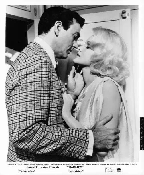 CARROLL BAKER AND Mike Connors In Harlow 1965 OLD MOVIE PHOTO 1 $5.96 ...