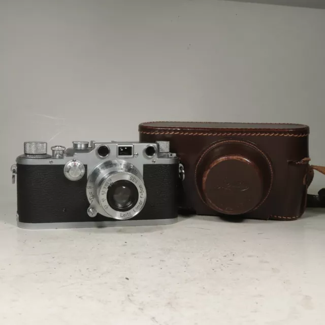 Leica DRP Ernst Leitz Wetzlar IIIc 35mm Camera w/ Elmar f=5 cm 1:3,5 Lens & Case