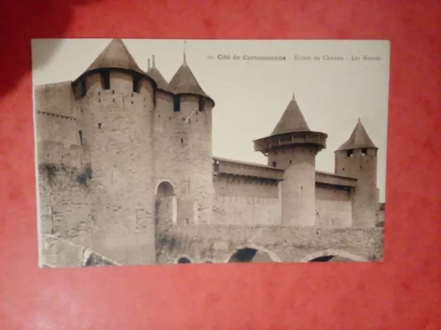 Cpa 11 AUDE la cité de CARCASSONNE entrée du château les hourds