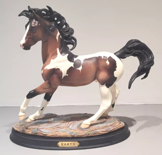 Breyer Horse Ethereal Collection Earth #582 Bay Pinto W 2 Part Base Complete