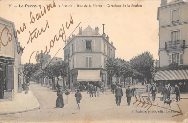 Cpa 94 Le Perreux / Rue De La Station / Rue De La Marne / Carrefour De La Statio