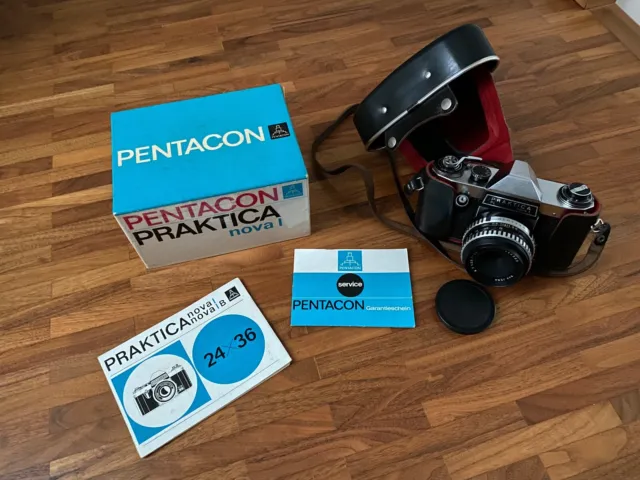 Spiegelreflexkamera PENTACON PRAKTICA NOVA 1, 35 mm mit 50 mm f2,8 Objektiv JENA