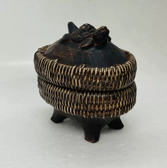 Vintage 1970s Indonesian Woven Wooden Trinket Box Carved Turtle 4” Art Decor 16 2