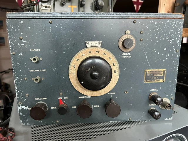 WW2 RAF R1224A HF receiver - a rare survivor of a classic receiver £73. ...