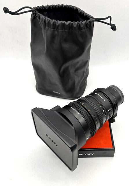 Sony Alpha SELP28135G 28-135 mm F/4.0 MF AF FE OSS Objektiv mit Gegenlichtblende