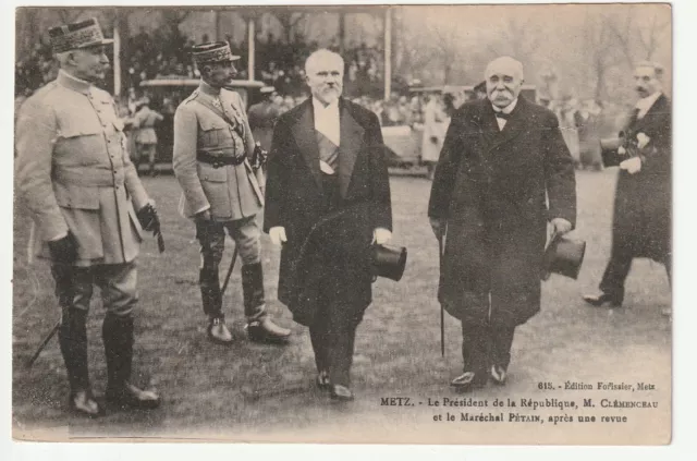 METZ  - Moselle - CPA 57 - Evenement - M.  Clemenceau Marechal Pétain à la revue