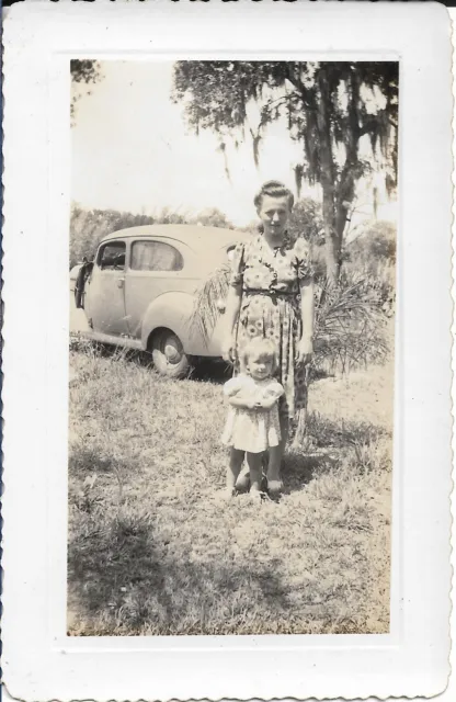 Lady Little Girl Car Photograph Old Florida 1930s Vintage Fashion 3 3/8 x 5 1/8