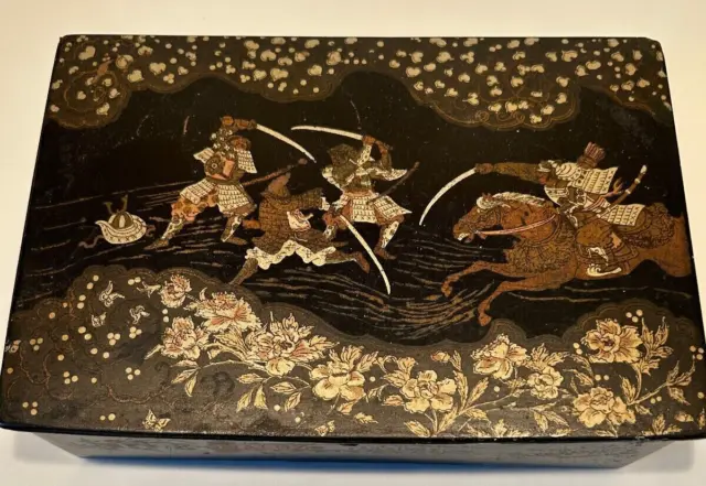 Antique Japanese Lacquer Box, Samurai Warriors decoration, Early Meiji period