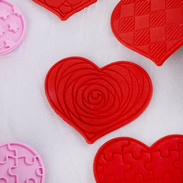 6 Pcs Heart Cookie Stamp Cutter DIY Plastic Biscuit Moulds for Valentine's DZK