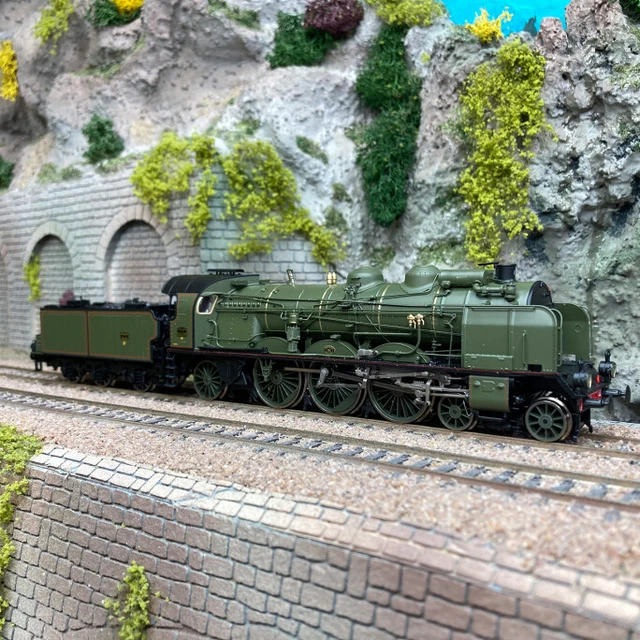 Roco 70113 H0 Dieselelektrische Doppellokomotive D311.01, DWM