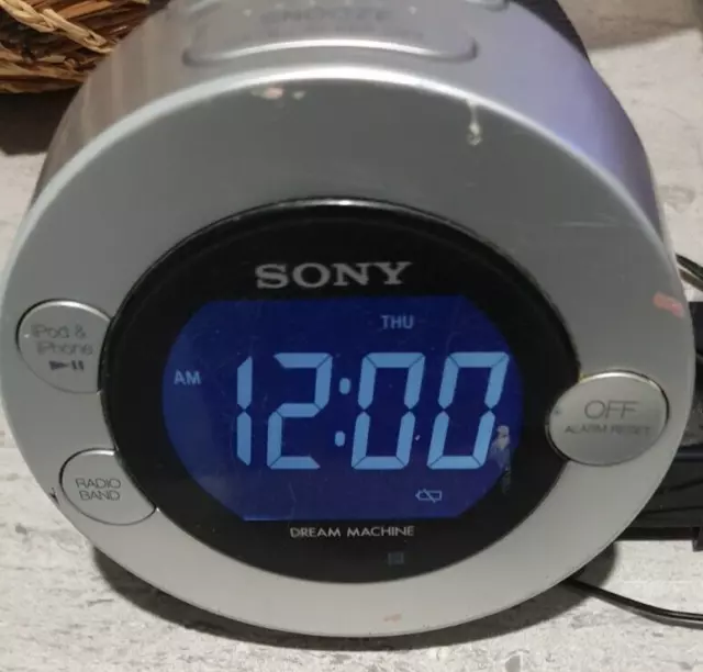 SONY DREAM MACHINE ICF-C7iP Dual Alarm Clock with AM FM Radio & iPod Dock Silver