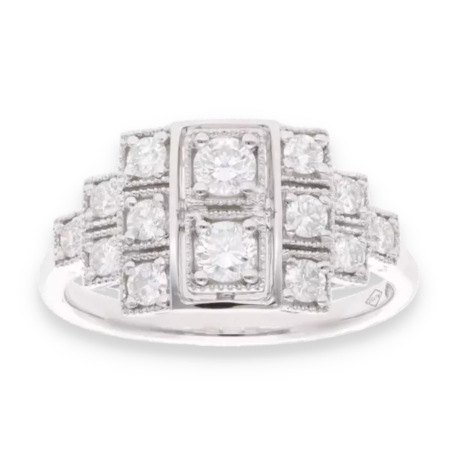 Bague style Art Déco en or gris 18 Cts avec 0,66 Cts de diamants au total.