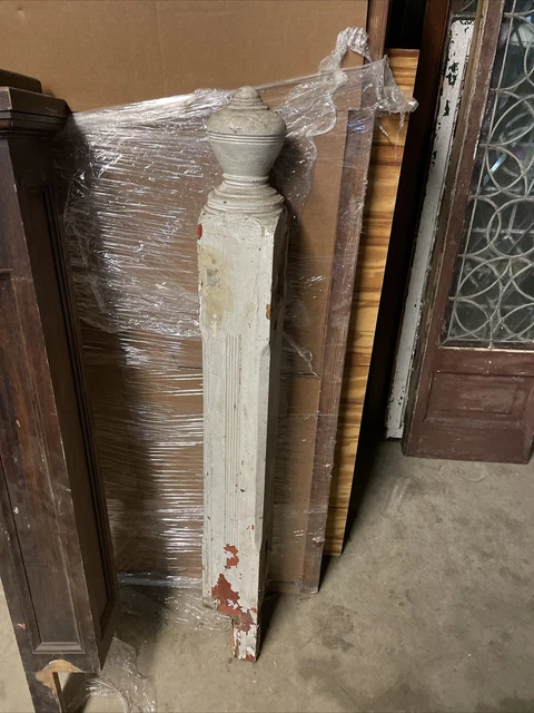 Bova antique painted oak Newell post 42 x 5 x 5