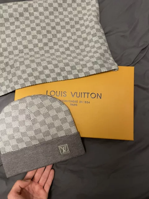 Louis Vuitton Bonnet LV Ahead Grey Cashmere ref.949882 - Joli Closet
