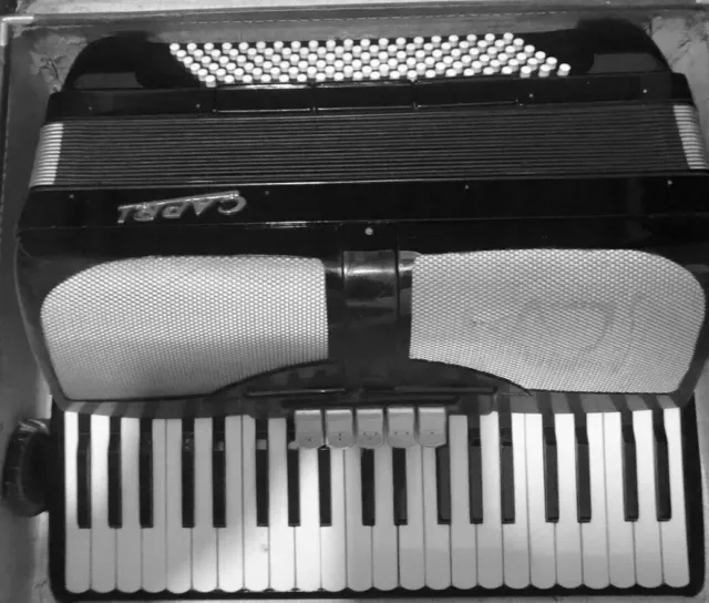 Capri accordion deals