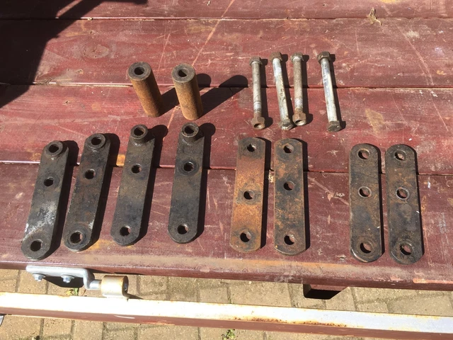 thumbnail image 2 of Land Rover Series 88 Rear Road Spring Shackle Pins & Nyloc Nuts (Set Of 4) By Allmakes 2 of 6
