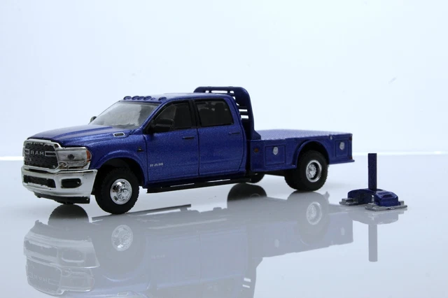 DODGE RAM 3500 Flatbed Dually Pickup Truck w/ Gooseneck Hitch 1:64