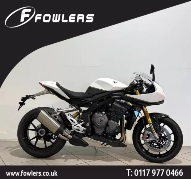 PRE-REG DEAL TRIUMPH SPEED TRIPLE 1200 RR in WHITE 2024