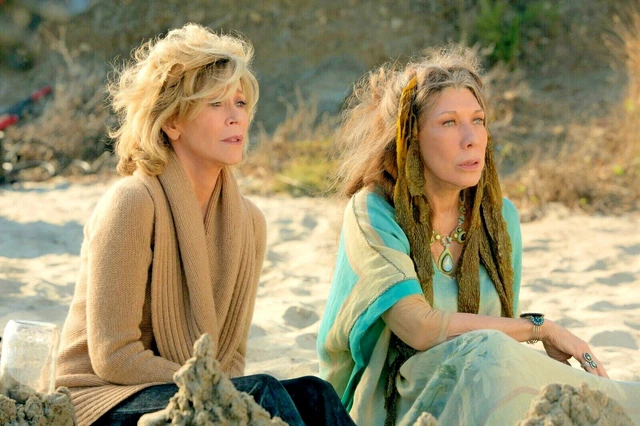 GRACE AND FRANKIE Season Series 1 Pilot Episode Script. Jane Fonda Lily Tomlin. 13.00 PicClick UK