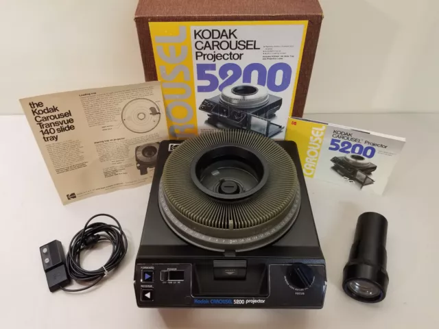 Vintage Kodak Carousel Slide Projector Model 5200 w/box & accessories READ