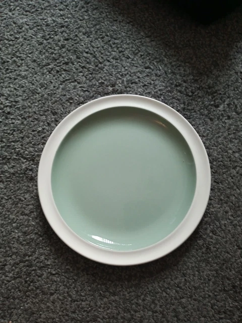 Wedgwood Barlaston Etruria Green Cream  Plate 8.5  Inch Good Used Condition