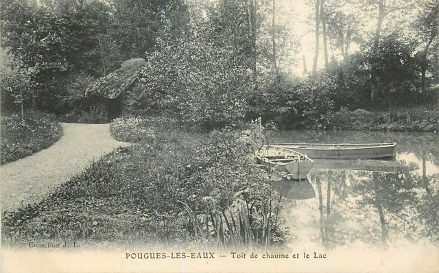 58 Pougues-Les-Eaux Thatched Roof And Lake - Boats