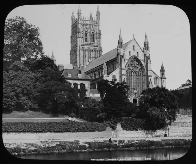 Magic Lantern Slide WORCESTER PEOPLE BY THE RIVER / CATHEDRAL C1890 PHOTO