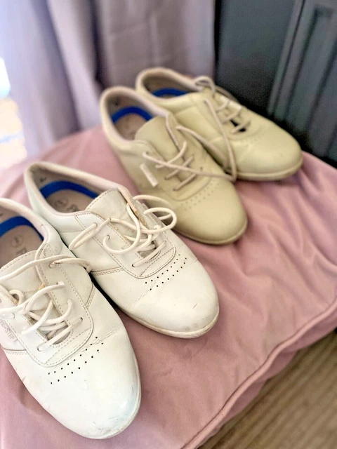 2 paia di scarpe da ginnastica in pelle a passo libero per lavaggio e camminata taglia 6 bianche e salvia