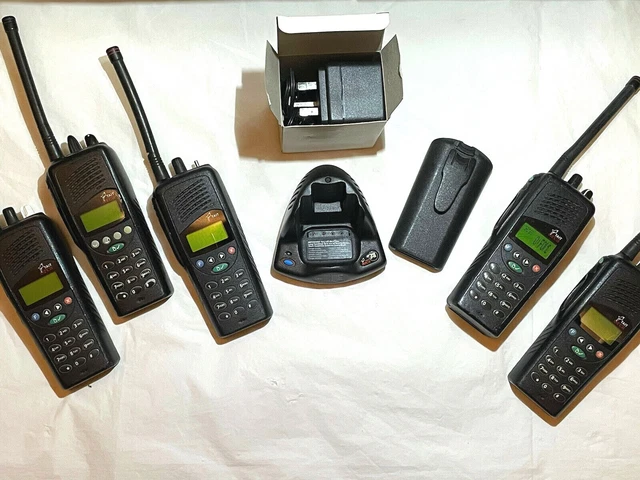 TAIT Orca 5020 UHF Portable 2-way Radios 400-470MHz Plus Charger 5x Bundle