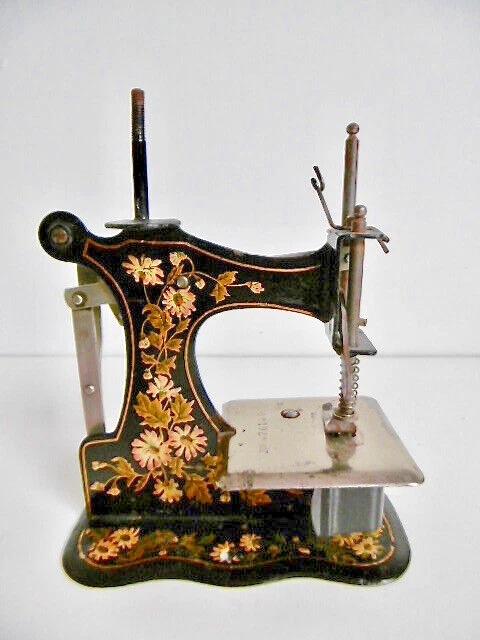 Petite Machine à Coudre Enfant En Fonte – Jouet Ancien – Époque 1900