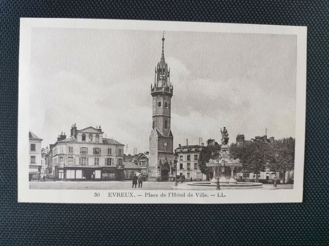 CPA 27 EVREUX - Place de l'Hôtel de Ville