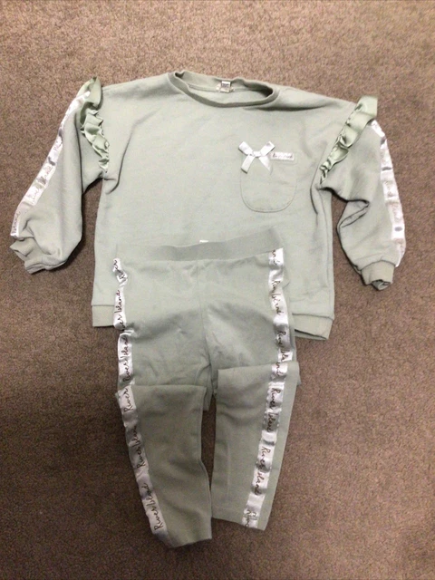Age 3-4 years Girls River Island Green Tracksuit set
