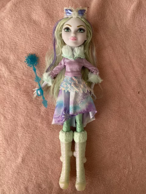 Ever After High DPG88 Epic Winter Apple White Doll