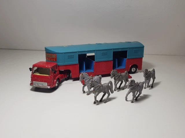 Trés Beau Et Ancien Camion Avec Grue Corgi Toys Boîte Origine N°27