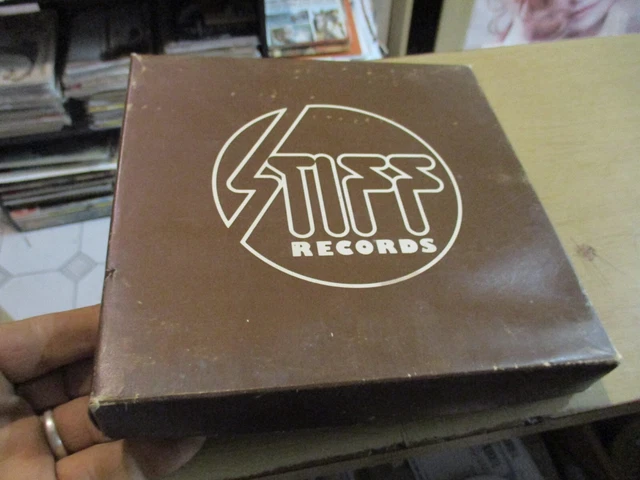 洋楽 The Damned the Stiff singles 1976-1977 The Damned - Stiff Singles 1976-77 - Amazon.com Music
