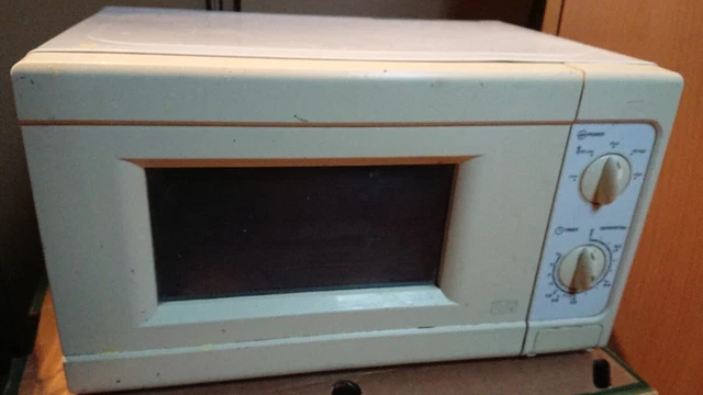 ARGOS POWER MICROWAVE MM717CNF F PM 700W used 15.00
