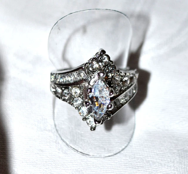 Bague étincelante Camille & Lucie Taille 50 - Métal Rhodié Avec Zircons, Occasion, Brillante Et Féminine