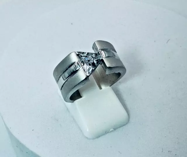 Sehr schöner Ring 18K GP verschiedene Silberfarben mit weißem Stein Gr. 55-7,22g