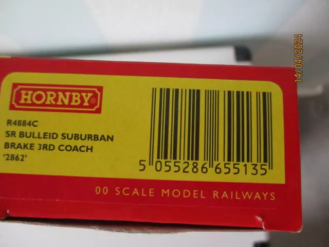 Hornby R4884C SR Bulleid Suburban Brake 3rd Coach 2862