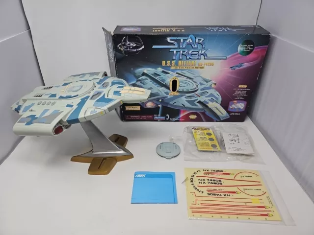 Star Trek Deep Space Nine USS NX-74205  Defiant Prototype Destroyer FULLY WORKS!