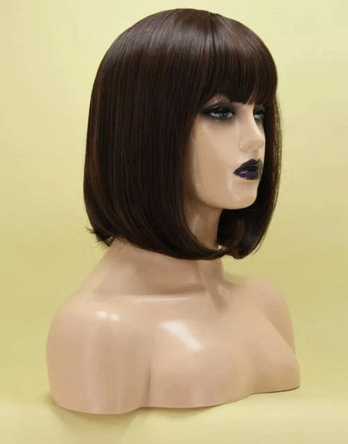 Perruque Synthétique Gris Clair à Frange - Cheveux Courts Lisses - Bonnet Inclus - Neuf Sans étiquette