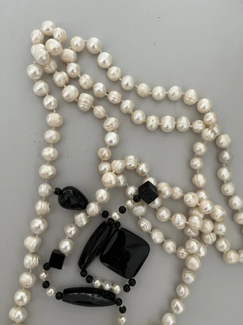 P1119– Long Collier Perles Eau Douce Et Onyx