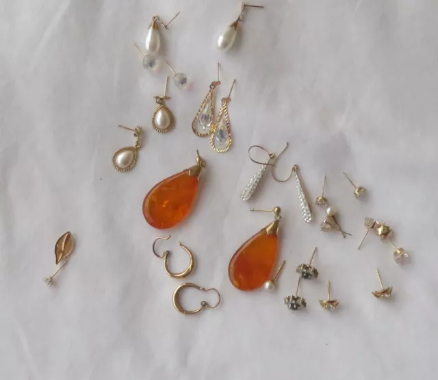 9ct Gold earrings bundle job lot including large Amber drop - not scrap