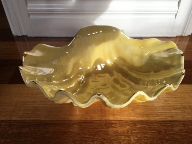 Vintage Large Rare & Collectable Retro Yellow Shell Clam Ceramic Bowl Display