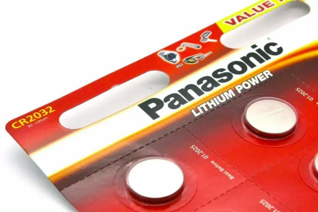 25 x PANASONIC CR2032 Batterien in Blisterpackung für Uhren und Kleingeräten!