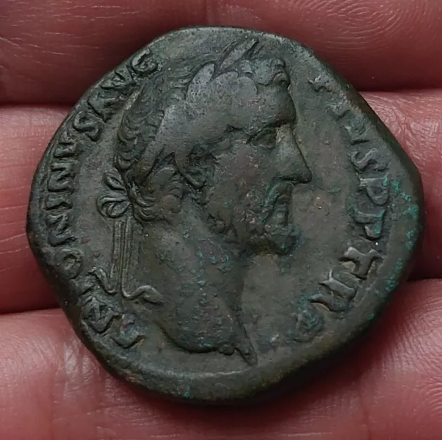 Tres Beau Sesterce D' Antoninus Pius / Antonin Le Pieux . Rare . Tres Beau Sesterce D' Antoninus Pius / Antonin Le Pieux . Rare .