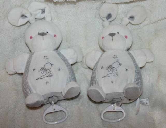 DOUDOU SIMBA TOYS LAPIN MUSICAL GRIS BLANC ETOILE LOT DE  2  état neuf